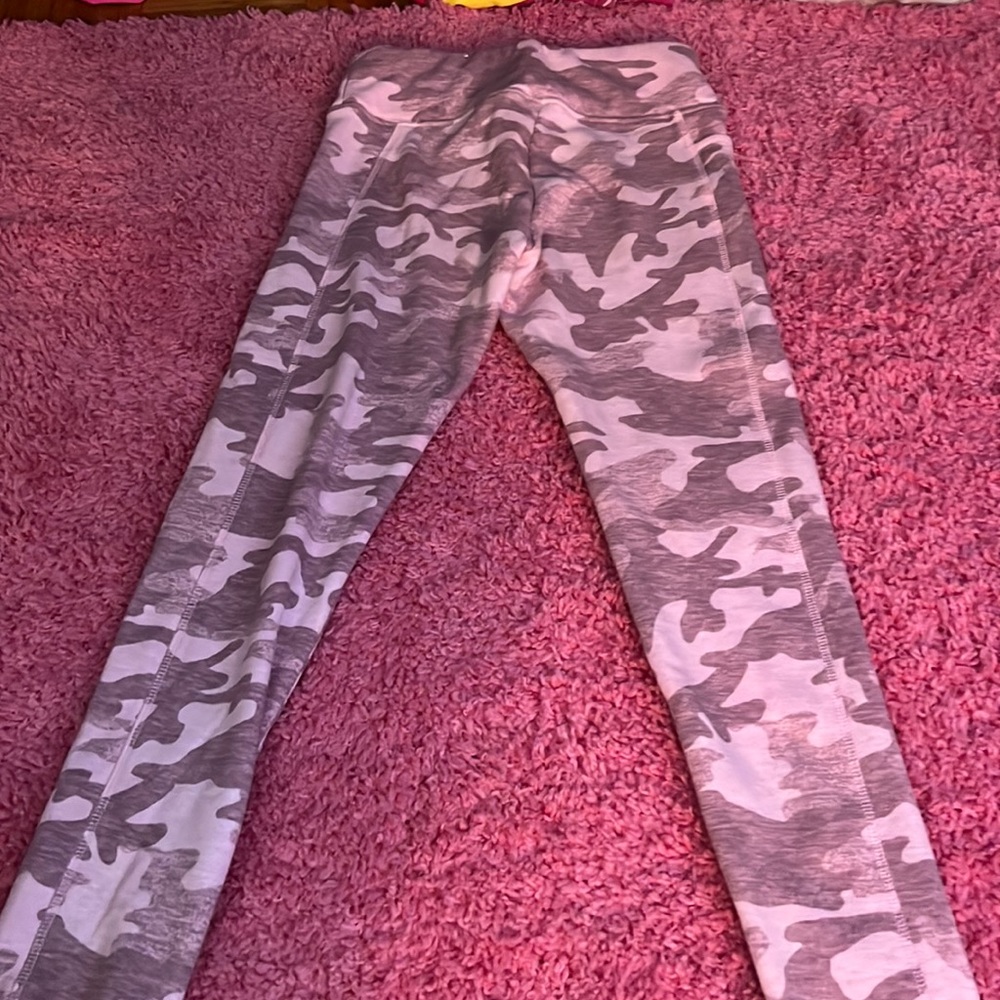 Pink camo kids leggings